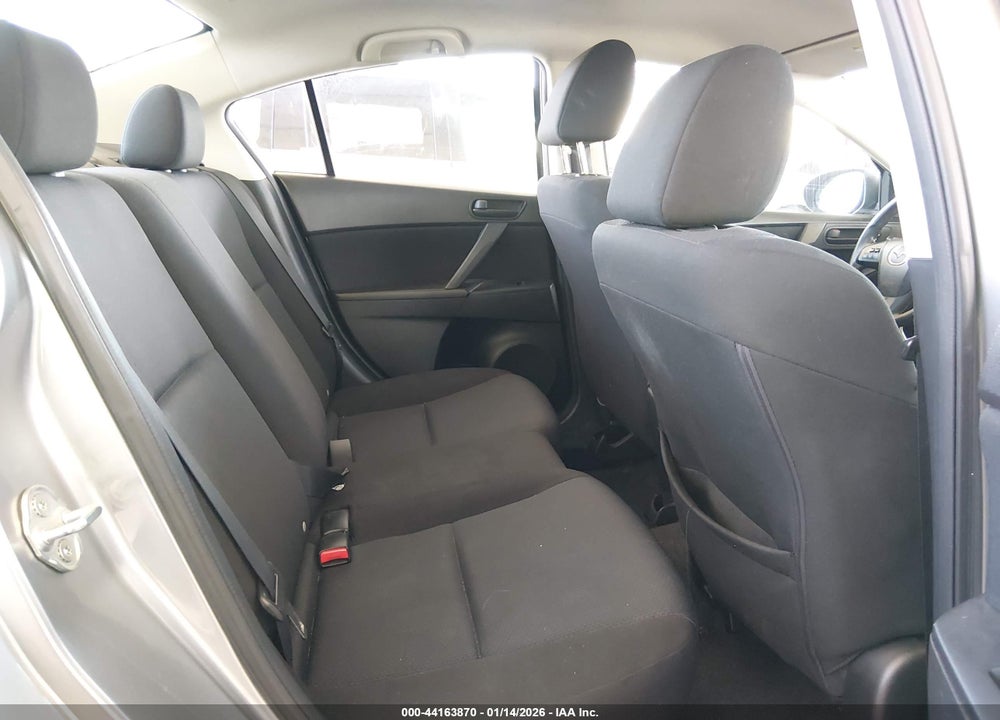 2011 MAZDA 3 I SPORT VIN: JM1BL1UF1B1382590