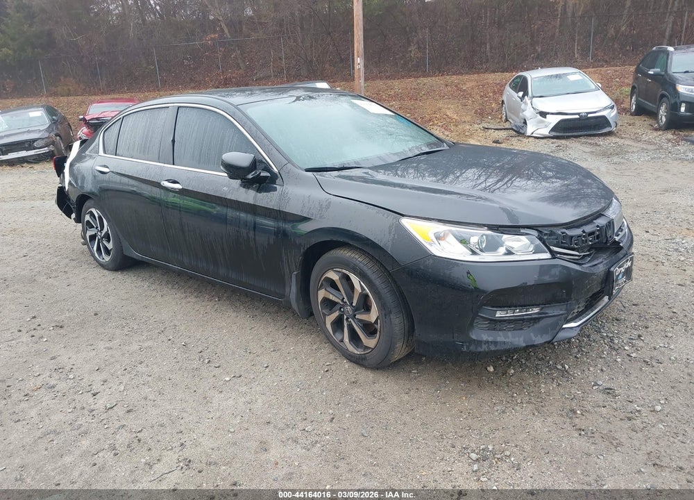 2017 HONDA ACCORD EX VIN: 1HGCR2F77HA303058