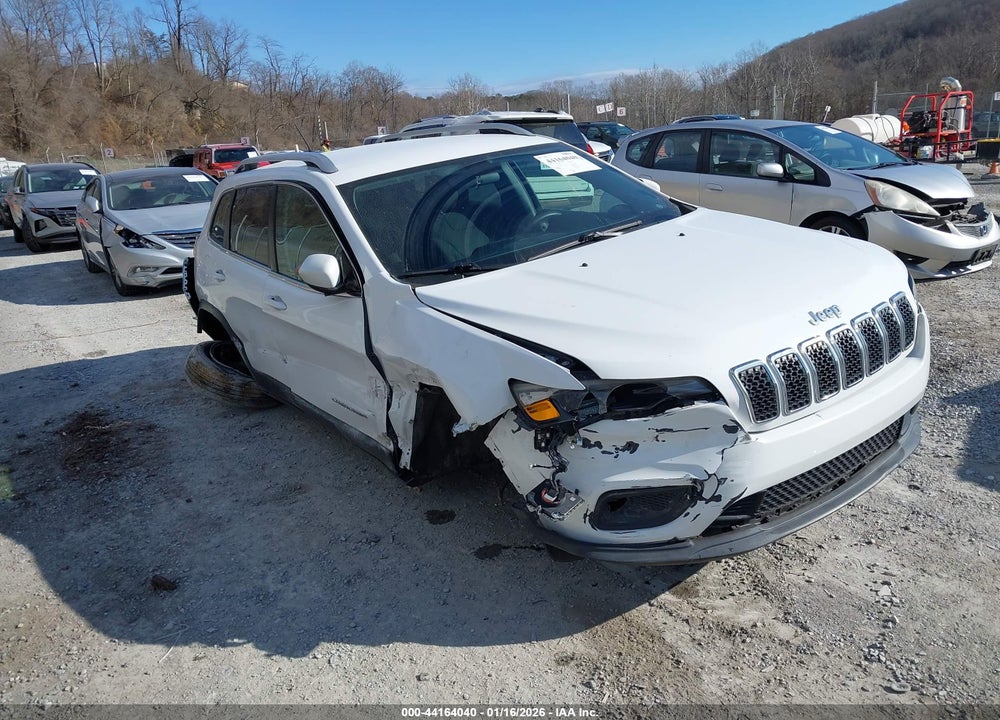 2019 JEEP CHEROKEE LATITUDE FWD VIN: 1C4PJLCB9KD381143