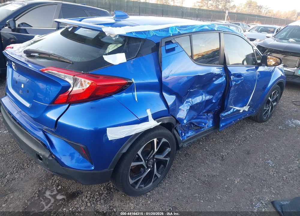 2020 TOYOTA C-HR XLE VIN: NMTKHMBX4LR104770