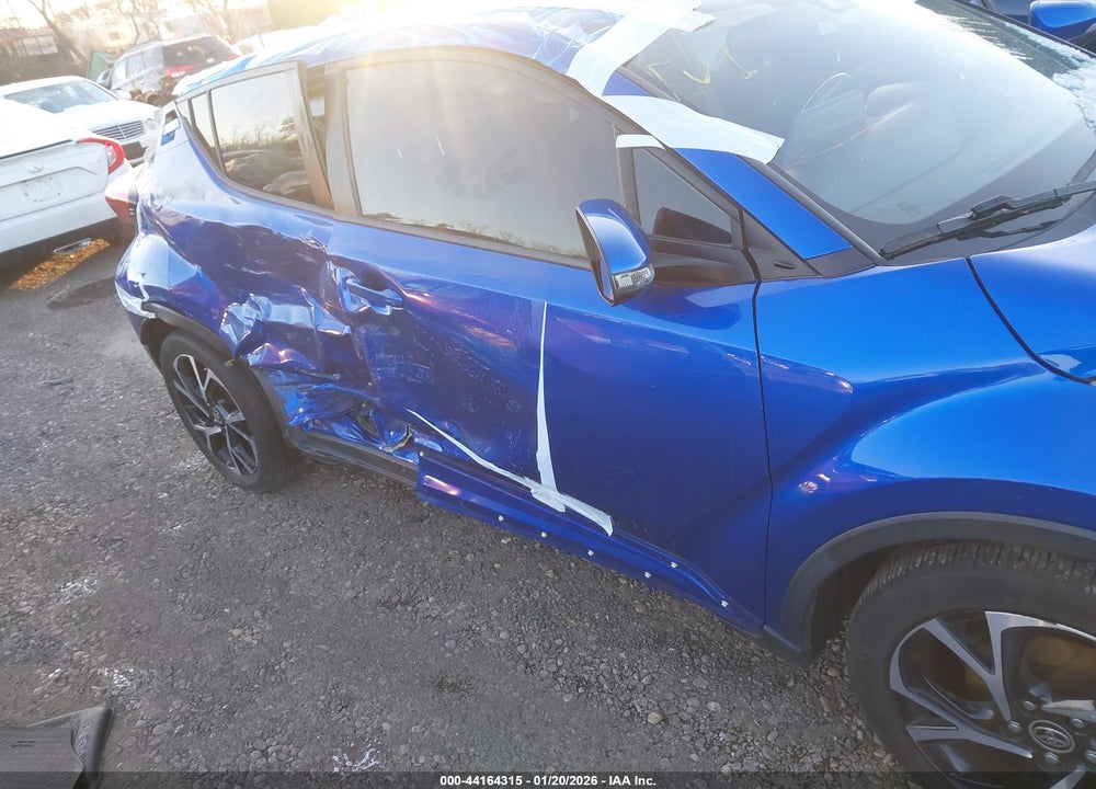 2020 TOYOTA C-HR XLE VIN: NMTKHMBX4LR104770