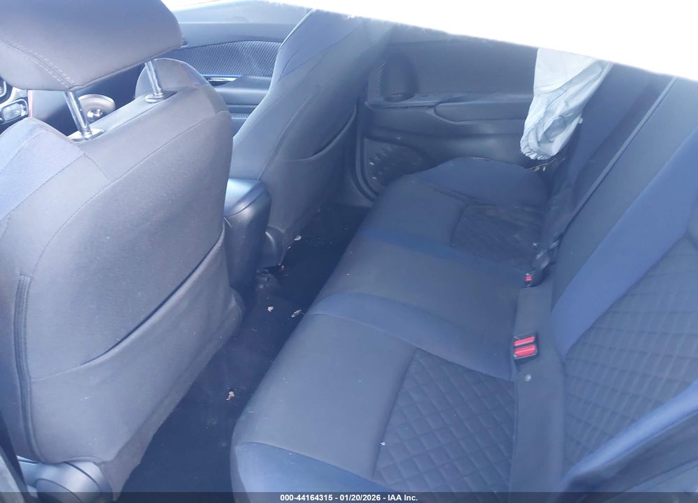 2020 TOYOTA C-HR XLE VIN: NMTKHMBX4LR104770