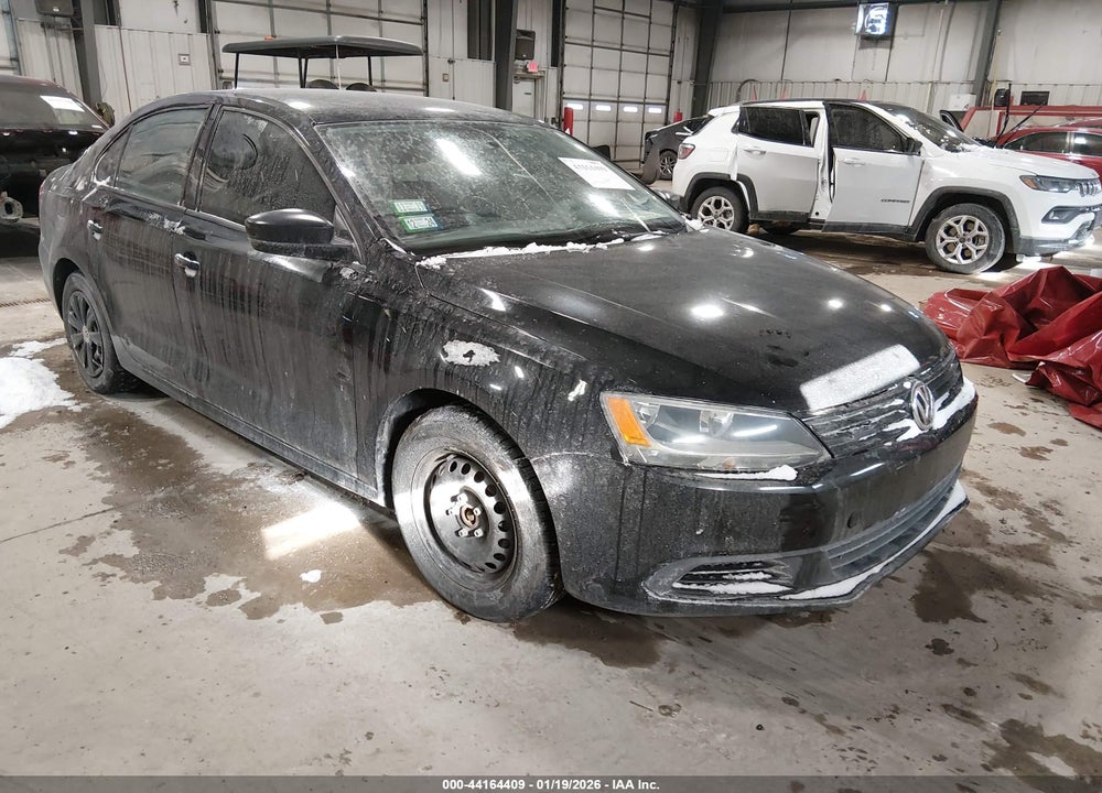 2014 VOLKSWAGEN JETTA 2.0L S VIN: 3VW2K7AJ2EM397585