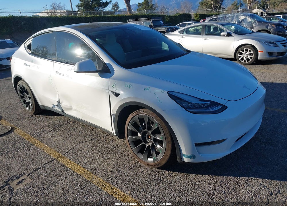2020 TESLA MODEL Y LONG RANGE DUAL MOTOR ALL-WHEEL DRIVE VIN: 5YJYGDEE4LF024012