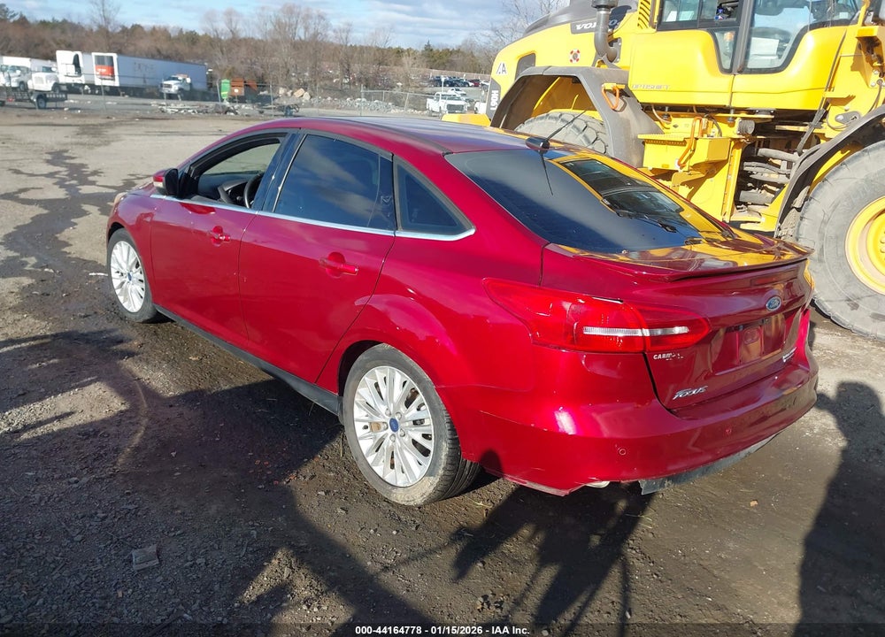 2015 FORD FOCUS TITANIUM VIN: 1FADP3J22FL333991