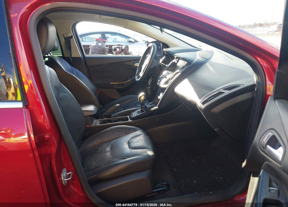 2015 FORD FOCUS TITANIUM VIN: 1FADP3J22FL333991