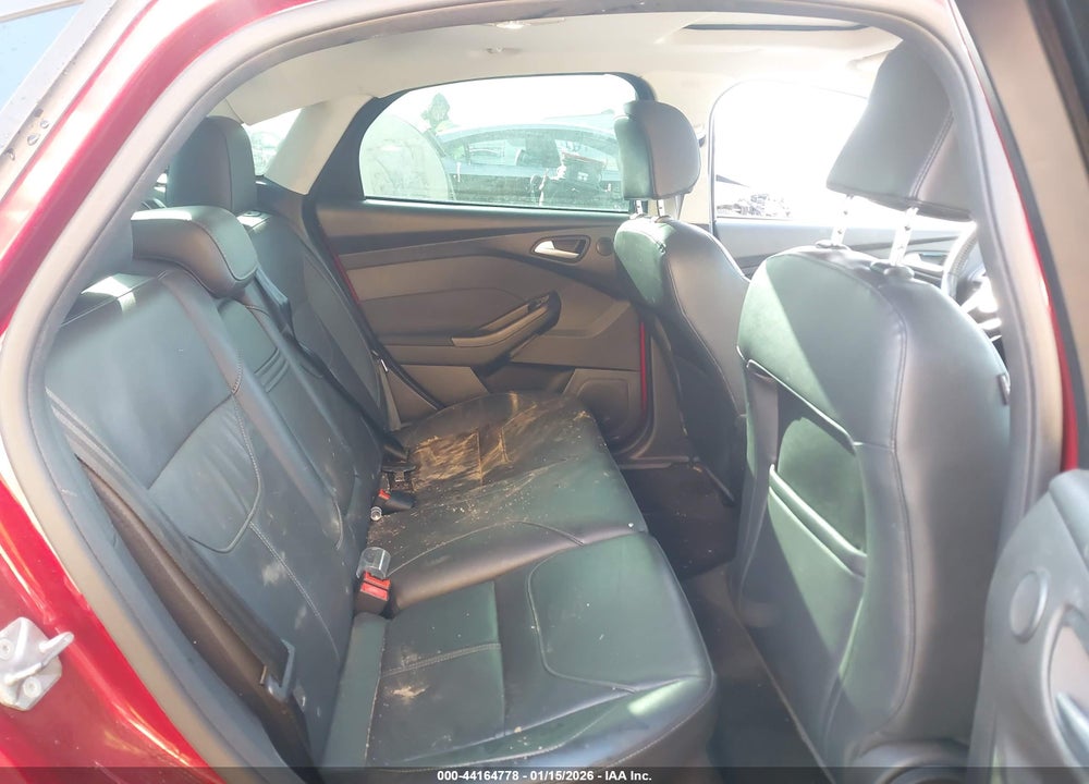 2015 FORD FOCUS TITANIUM VIN: 1FADP3J22FL333991