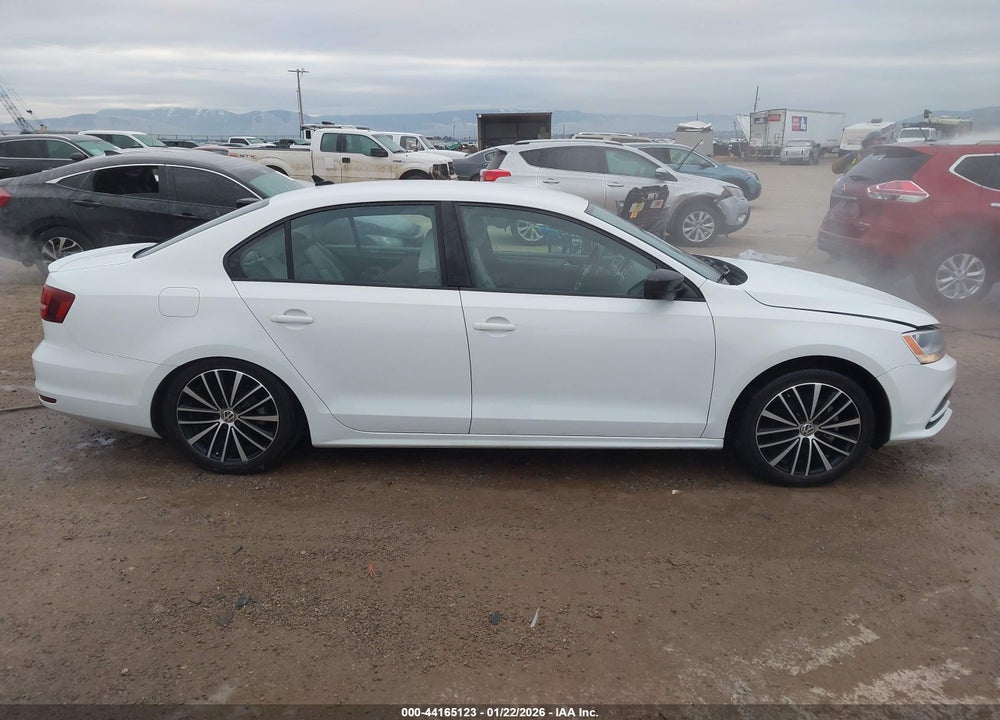 2016 VOLKSWAGEN JETTA 1.8T SPORT VIN: 3VWD17AJ2GM236586