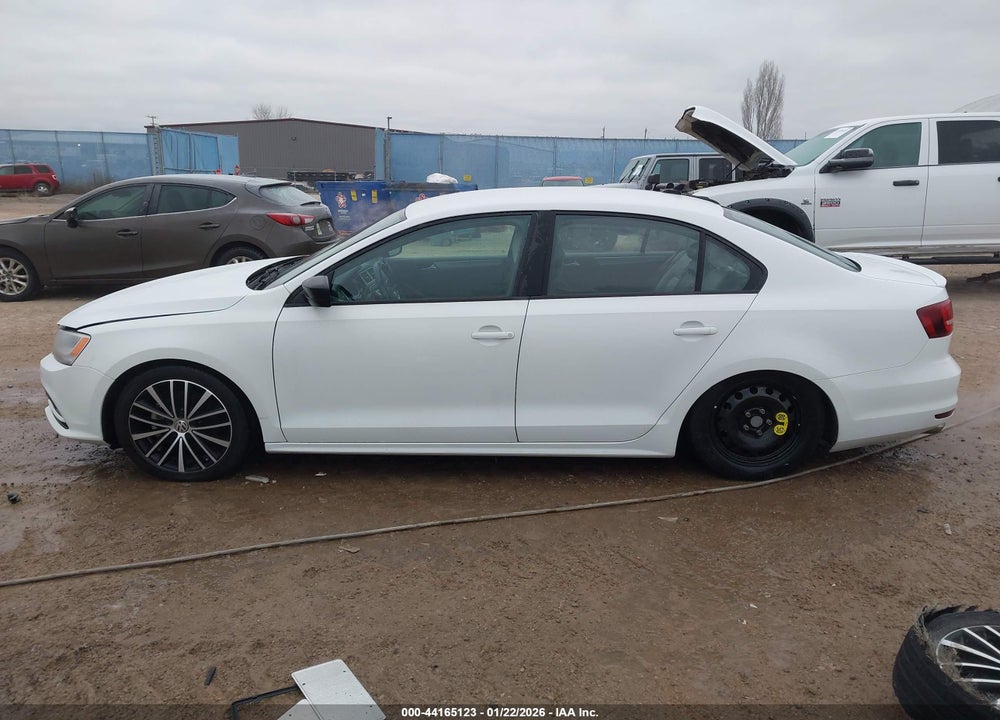 2016 VOLKSWAGEN JETTA 1.8T SPORT VIN: 3VWD17AJ2GM236586