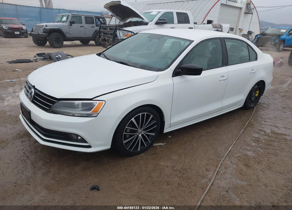 2016 VOLKSWAGEN JETTA 1.8T SPORT VIN: 3VWD17AJ2GM236586