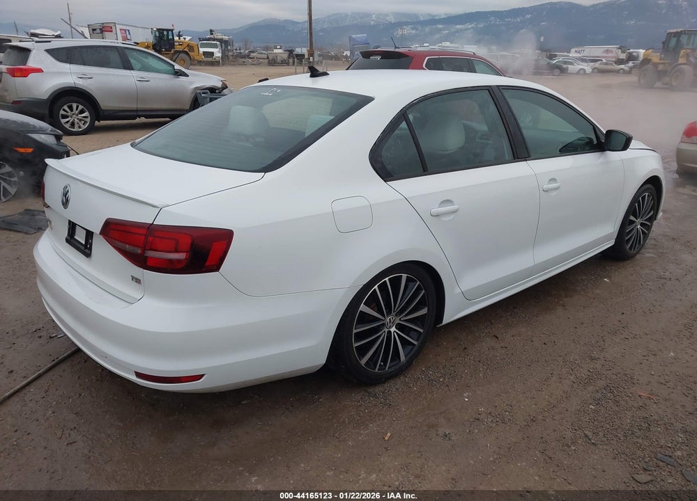 2016 VOLKSWAGEN JETTA 1.8T SPORT VIN: 3VWD17AJ2GM236586