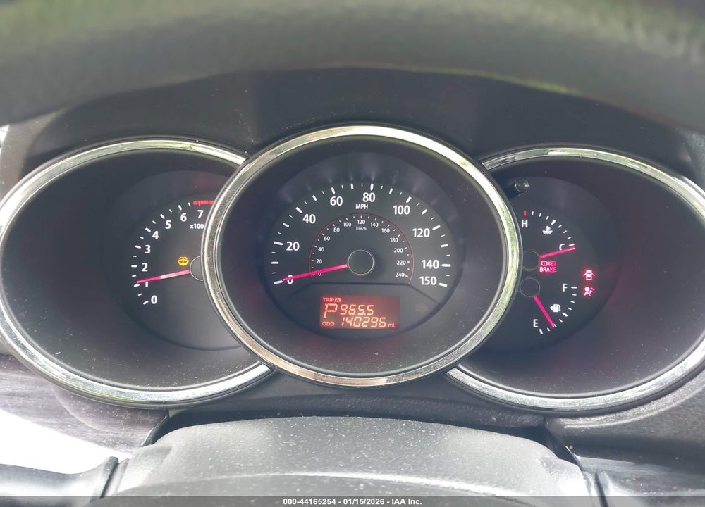 2013 KIA SORENTO LX V6 VIN: 5XYKT4A21DG383163