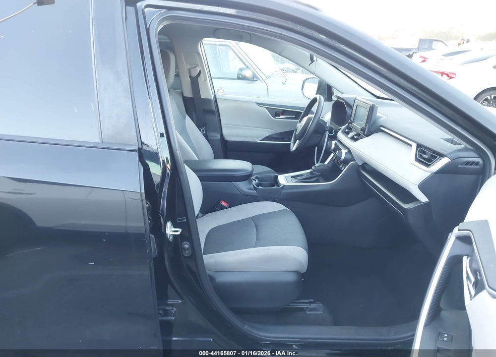 2020 TOYOTA RAV4 XLE VIN: 2T3W1RFV3LW095345