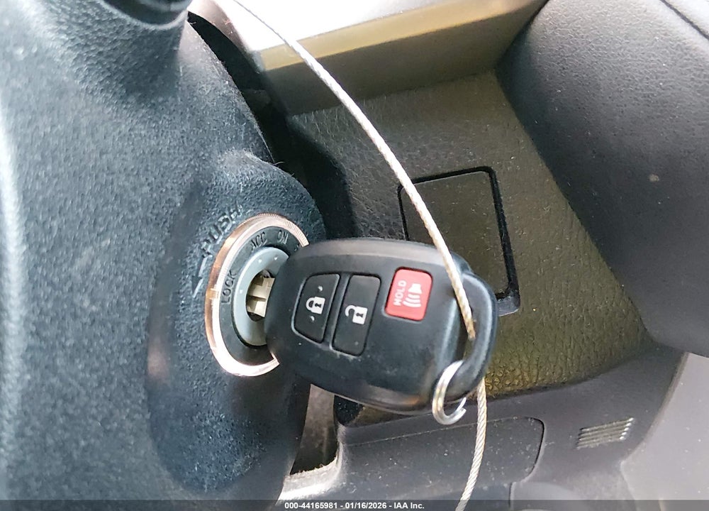2018 TOYOTA RAV4 LE VIN: JTMZFREV4JJ209672