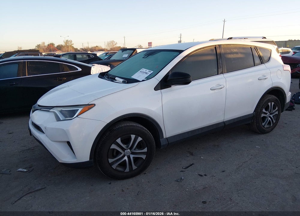 2018 TOYOTA RAV4 LE VIN: JTMZFREV4JJ209672