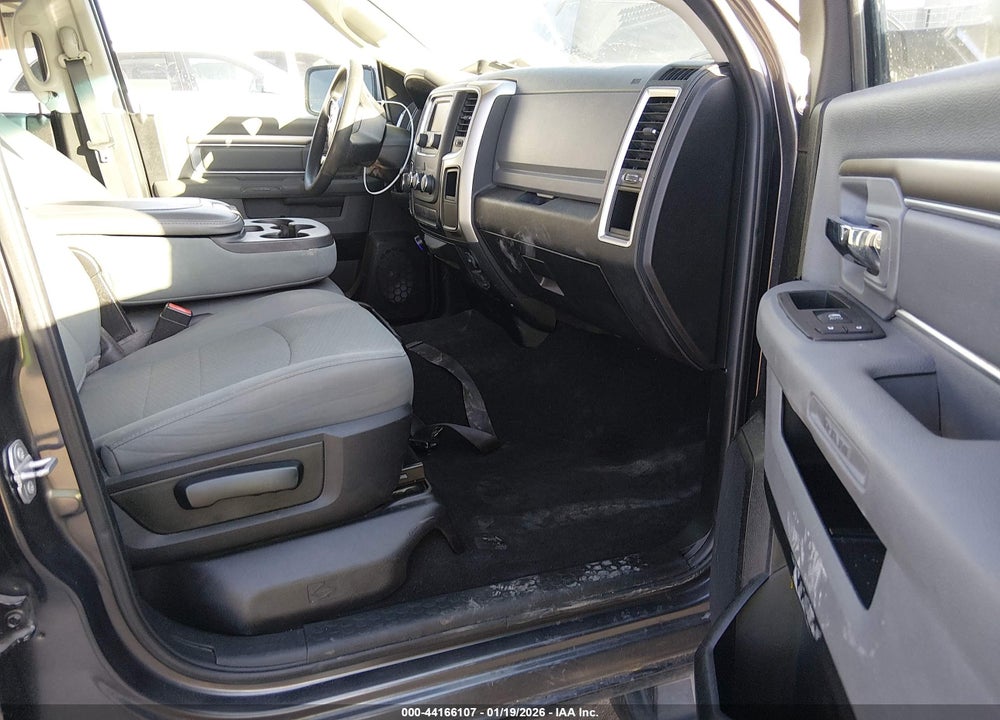 2019 RAM 1500 CLASSIC SLT  4X2 6'4 BOX VIN: 1C6RR6TT1KS510085