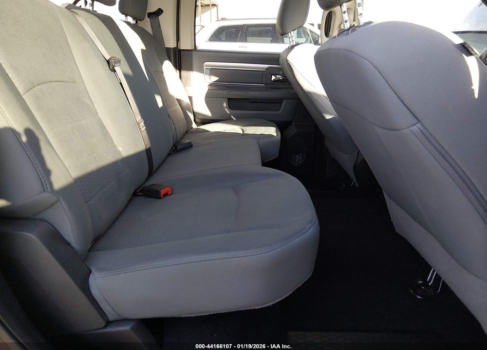 2019 RAM 1500 CLASSIC SLT  4X2 6'4 BOX VIN: 1C6RR6TT1KS510085