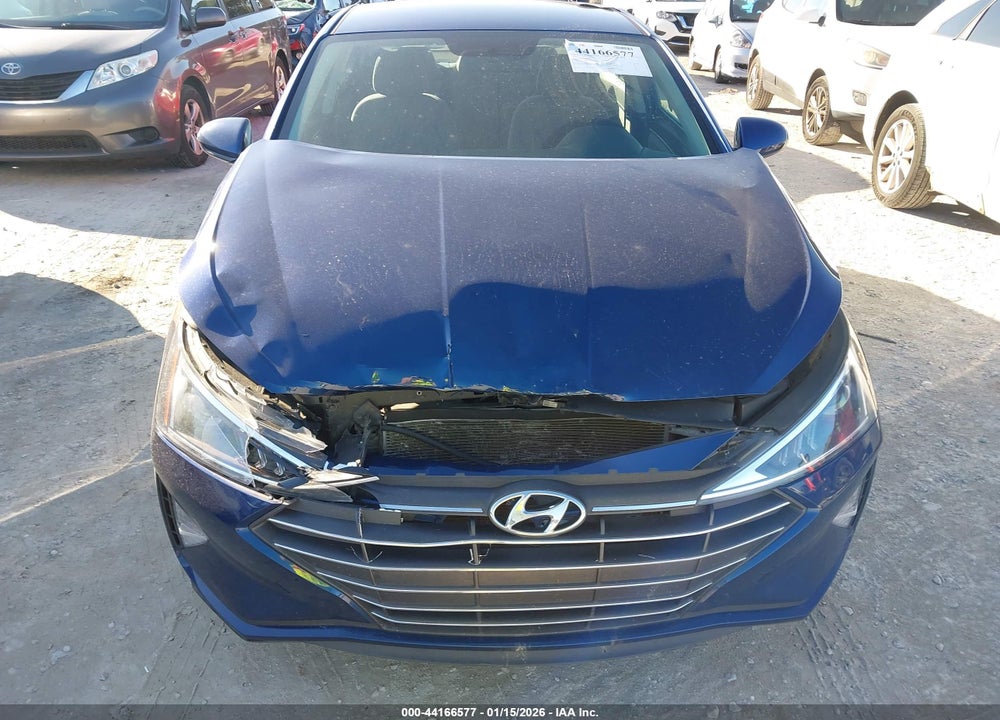 2019 HYUNDAI ELANTRA SE VIN: 5NPD74LF4KH427613