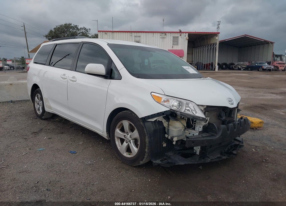 2015 TOYOTA SIENNA LE 8 PASSENGER VIN: 5TDKK3DC3FS566118