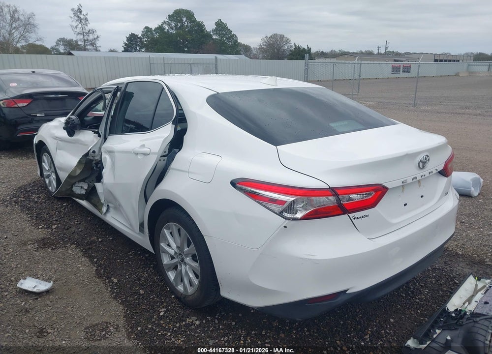 2020 TOYOTA CAMRY LE VIN: 4T1C11AK7LU886830