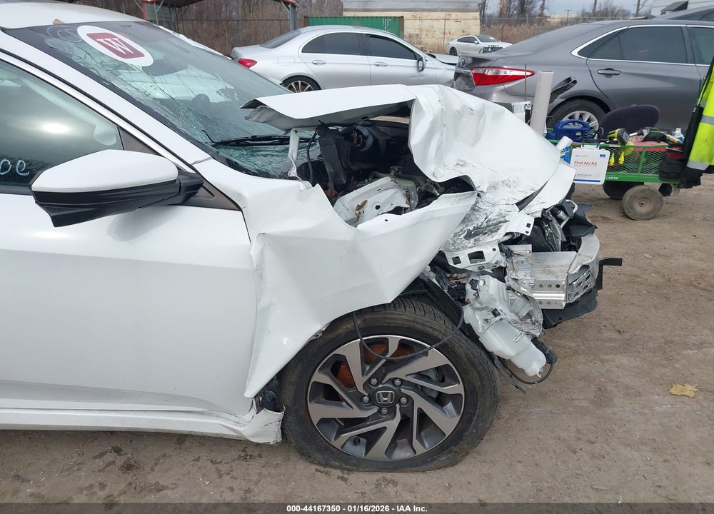 2018 HONDA CIVIC EX VIN: 2HGFC2F7XJH530637