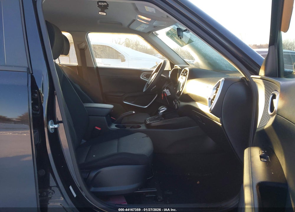 2020 KIA SOUL LX VIN: KNDJ23AU0L7709752