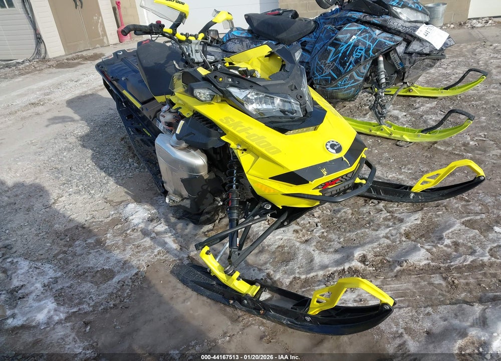 2022 SKI-DOO RENEGADE VIN: 2BPSUPNJXNV000082