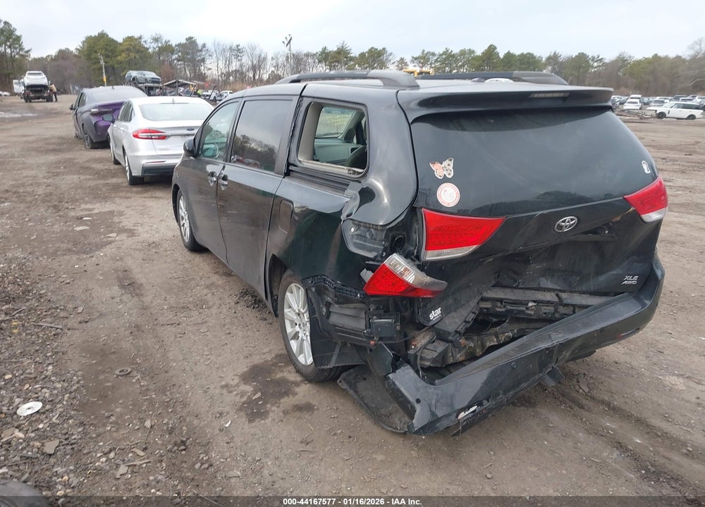 2013 TOYOTA SIENNA XLE 7 PASSENGER VIN: 5TDDK3DC8DS056286