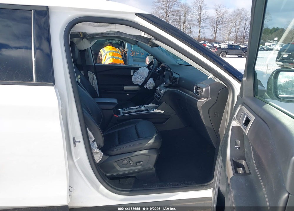 2023 FORD EXPLORER XLT VIN: 1FMSK8DHXPGA27107
