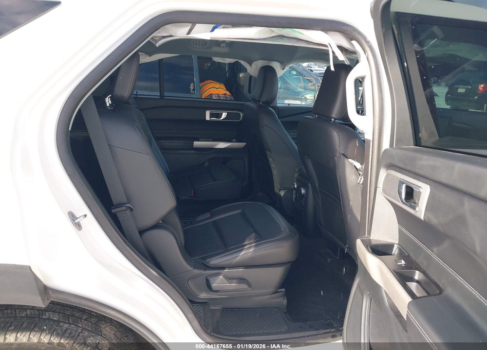 2023 FORD EXPLORER XLT VIN: 1FMSK8DHXPGA27107
