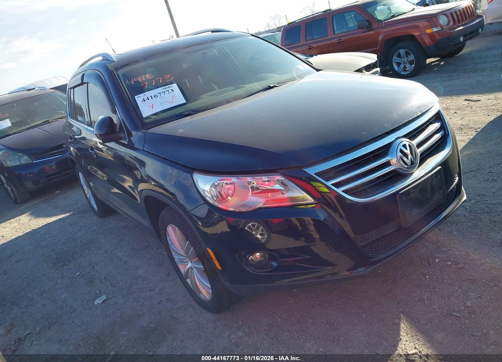 2011 VOLKSWAGEN TIGUAN SE VIN: WVGBV7AX6BW531228