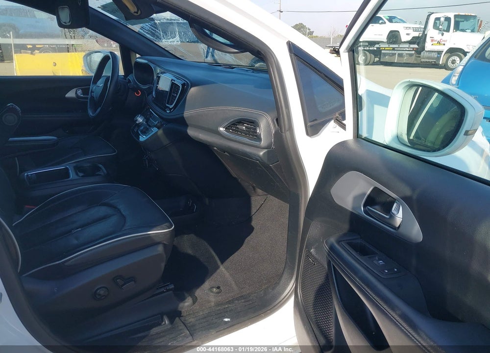 2020 CHRYSLER PACIFICA HYBRID LIMITED VIN: 2C4RC1N75LR257739