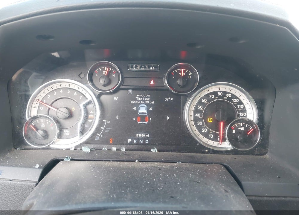 2018 RAM 1500 LAIE  4X4 5'7 BOX VIN: 1C6RR7NTXJS214158