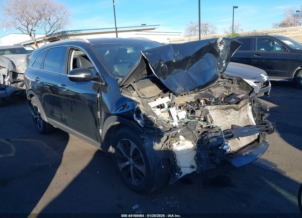 2017 KIA SORENTO 3.3L EX VIN: 5XYPH4A5XHG277169