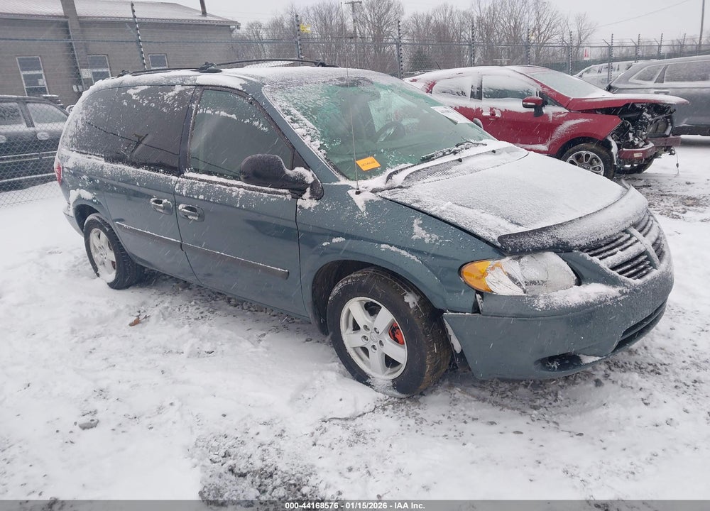 2005 DODGE CARAVAN SXT VIN: 1D4GP45R35B129115