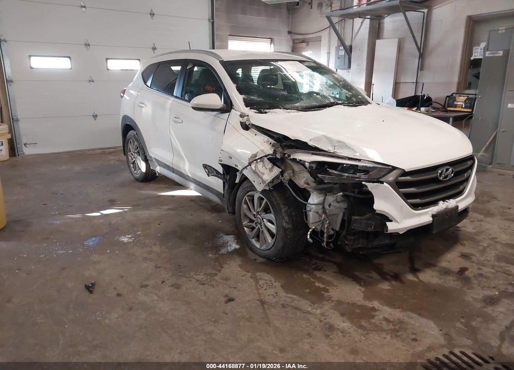 2017 HYUNDAI TUCSON SE VIN: KM8J3CA46HU311110