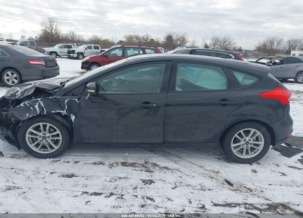 2015 FORD FOCUS SE VIN: 1FADP3K20FL215937