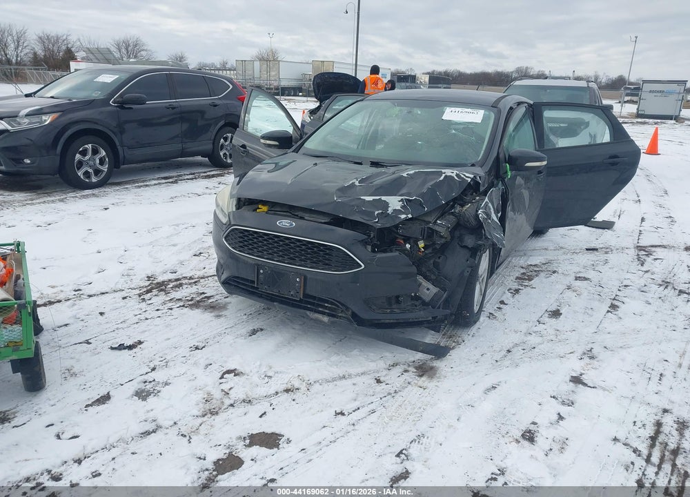 2015 FORD FOCUS SE VIN: 1FADP3K20FL215937