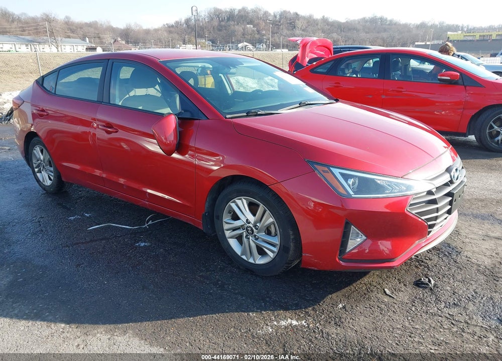 2019 HYUNDAI ELANTRA SEL VIN: 5NPD84LF1KH477477