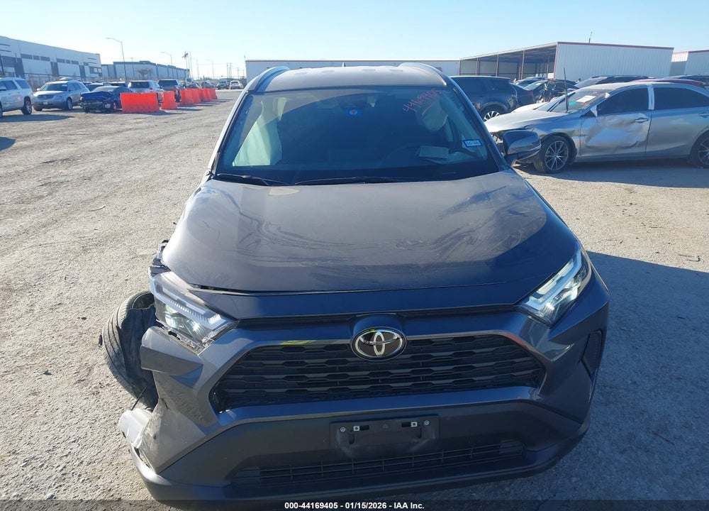 2022 TOYOTA RAV4 XLE VIN: 2T3W1RFV4NC193627