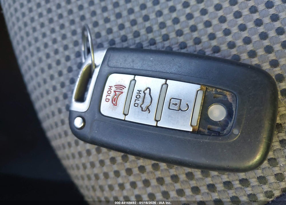 2011 HYUNDAI SONATA SE VIN: 5NPEC4AC6BH279361