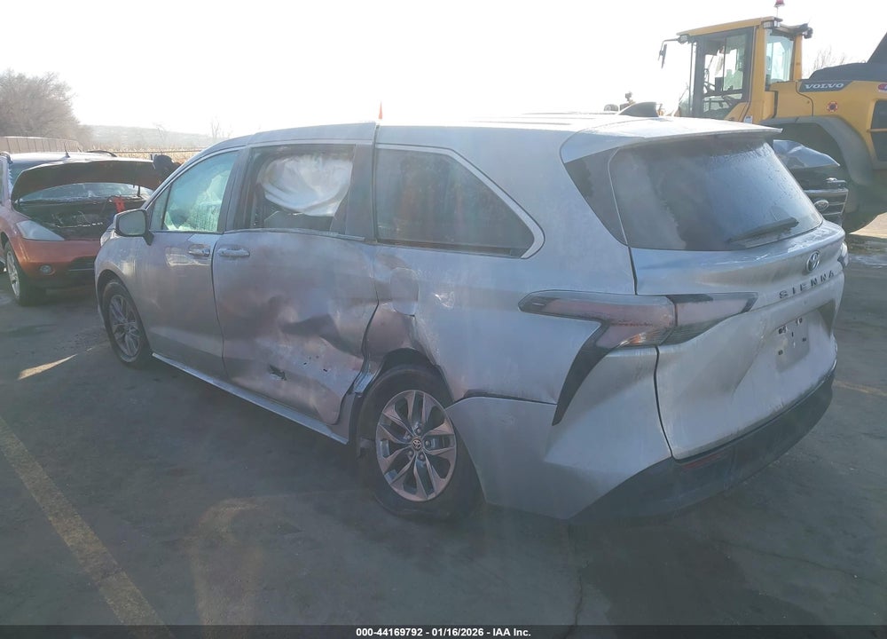 2023 TOYOTA SIENNA LE VIN: 5TDKRKEC3PS154707