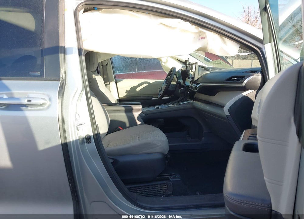 2023 TOYOTA SIENNA LE VIN: 5TDKRKEC3PS154707