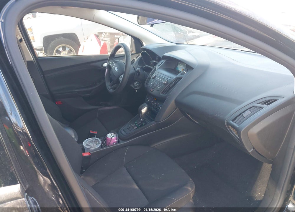 2018 FORD FOCUS SE VIN: 1FADP3K27JL227107