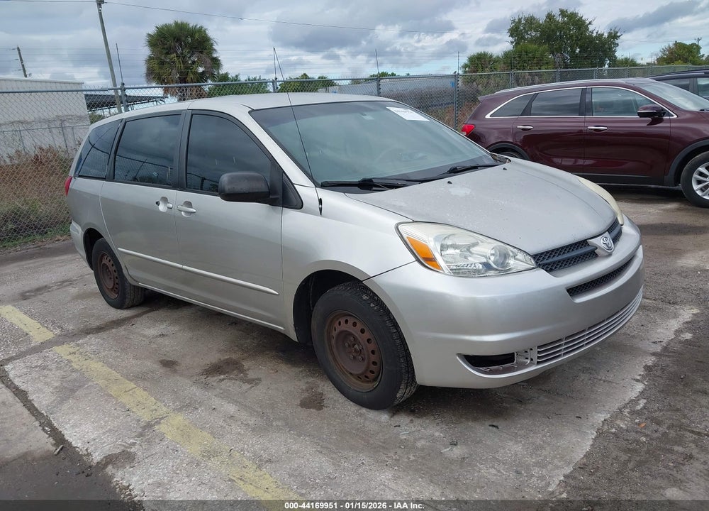 2004 TOYOTA SIENNA CE VIN: 5TDZA23C14S002588