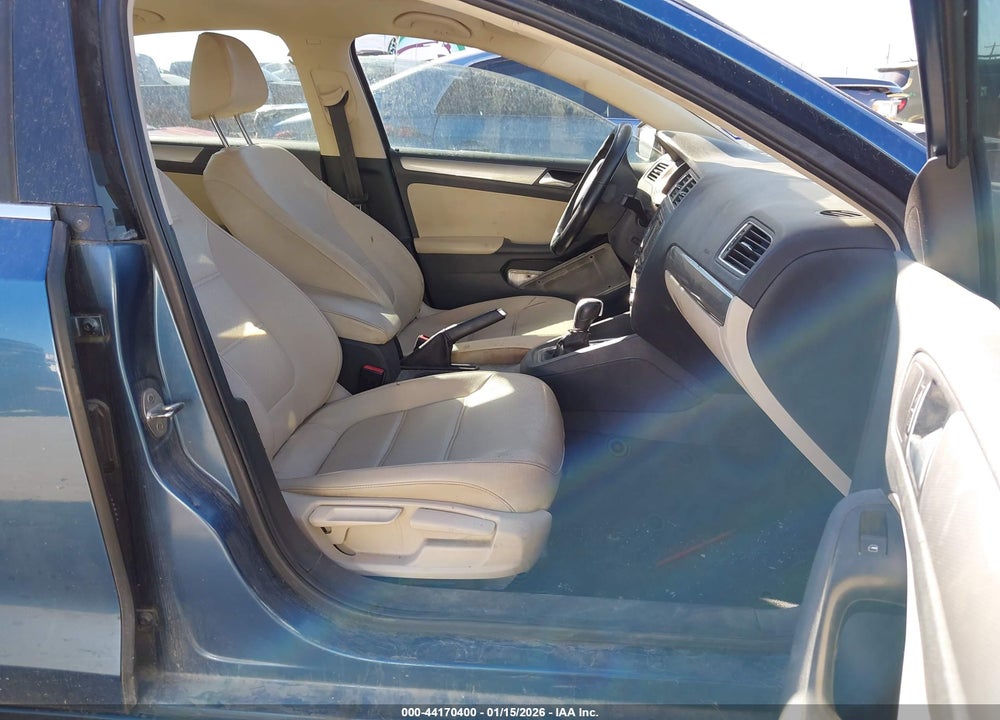 2017 VOLKSWAGEN JETTA 1.4T SE VIN: 3VWDB7AJ5HM261769
