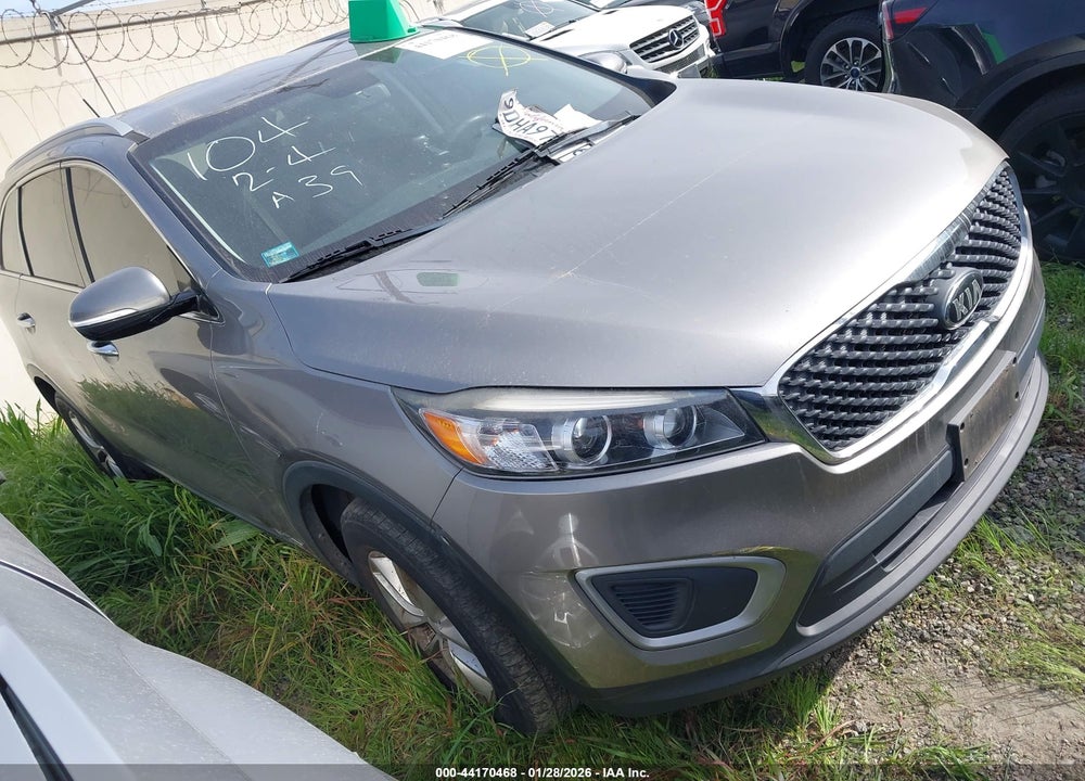 2018 KIA SORENTO 3.3L LX VIN: 5XYPGDA54JG373419