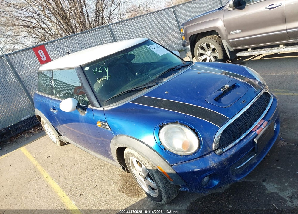 2012 MINI COOPER VIN: WMWSU3C51CT264009