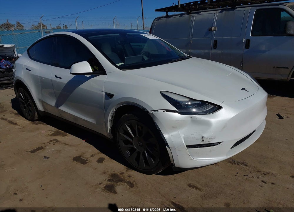2023 TESLA MODEL Y VIN: 7SAYGDEE1PF636340