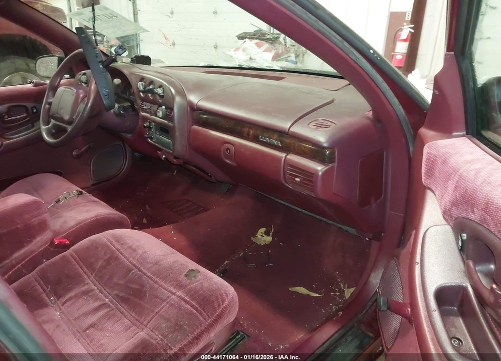 1996 CHEVROLET LUMINA VIN: 2G1WL52MXT1112224